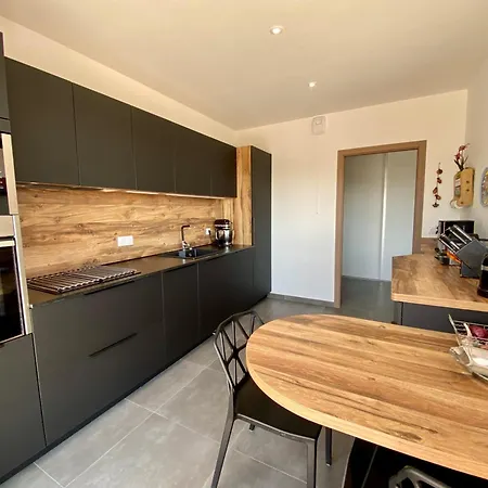 Apartman Flaubert 27 *